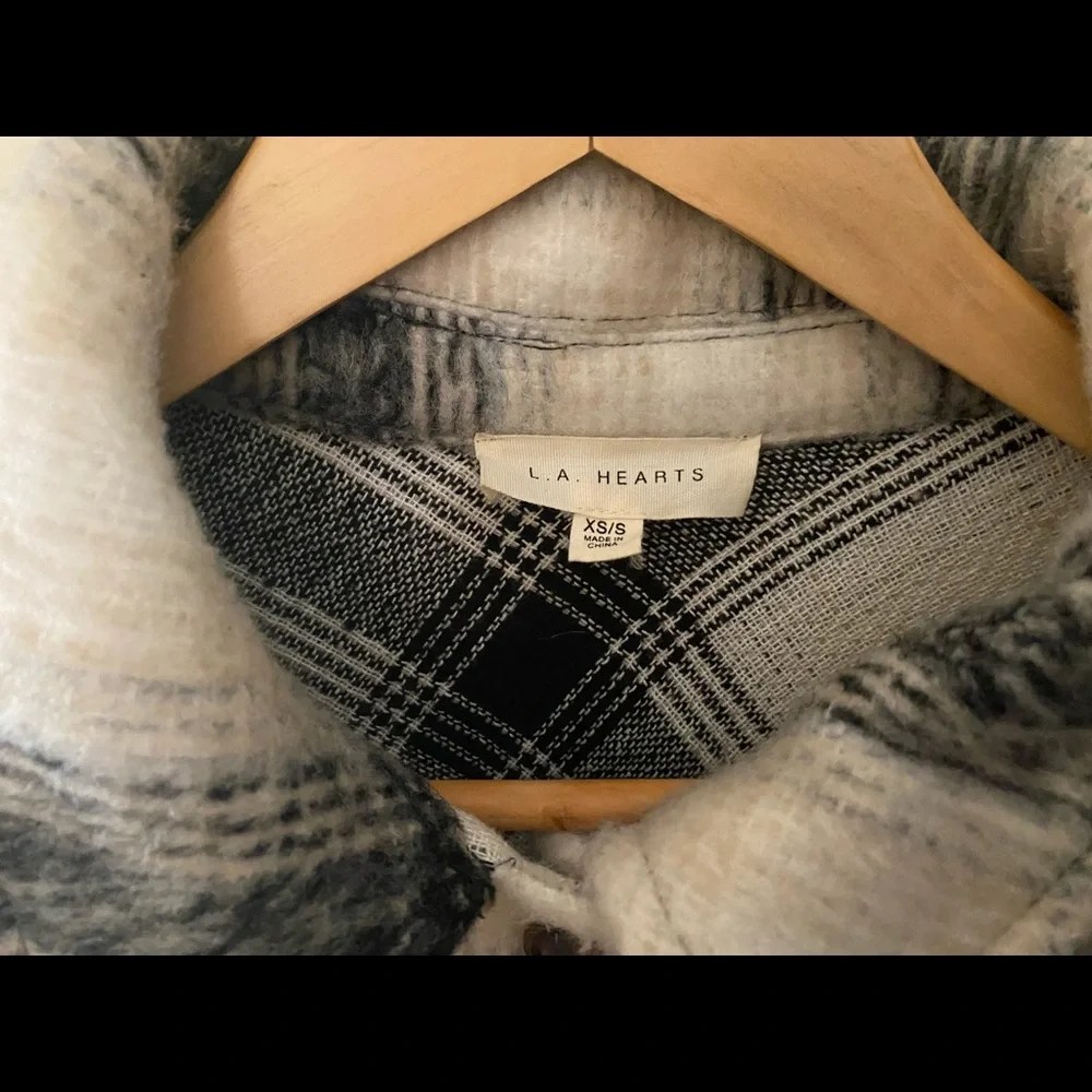 Shacket - Picture 4 of 4